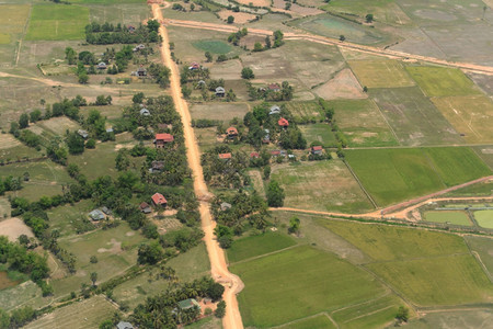 柬埔寨西部SiemRiep市附近有稻田的景观图片