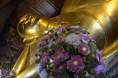 东南亚泰国曼谷市WatPho寺的金佛图片