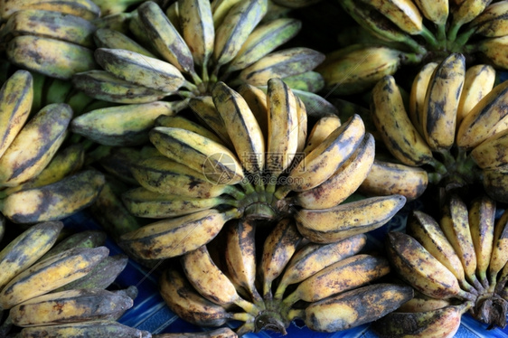 文莱达鲁萨兰国BandarseriBegawan市场香蕉东南亚婆罗洲图片