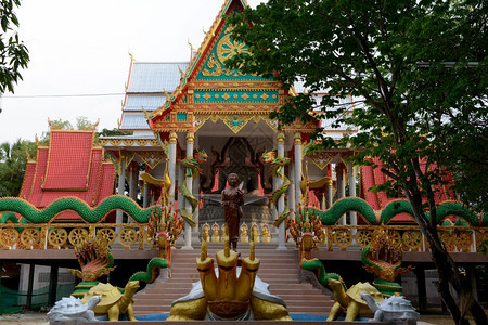 位于泰国东部乌博拉契塔尼市以北的阿姆纳特查伦市中心的一座寺庙泰国图片