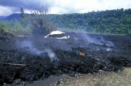 非洲印度洋留尼汪岛四经火山的地貌平原图片