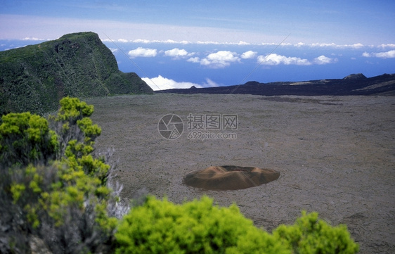 非洲印度洋留尼汪岛四经火山的地貌平原图片