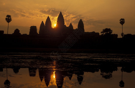 在东南方坎波迪亚的Siemriep镇的Angkorwat寺庙图片