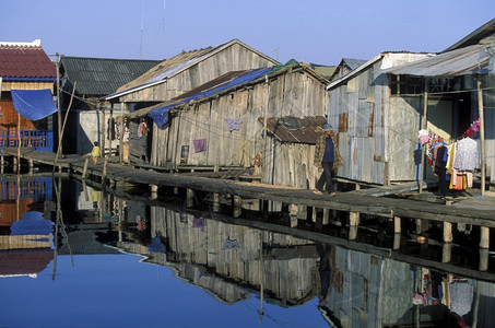 西哈努克维尔市附近东南西哈努克镇坎波迪亚的一个渔村图片