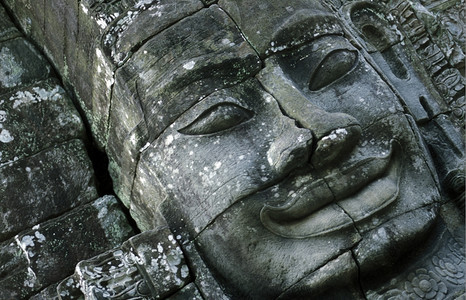 吴哥窟中的巴雍寺位于东南亚柬埔寨暹罗里普镇的吴哥窟中的汤姆寺亚洲柬埔寨吴哥窟背景图片