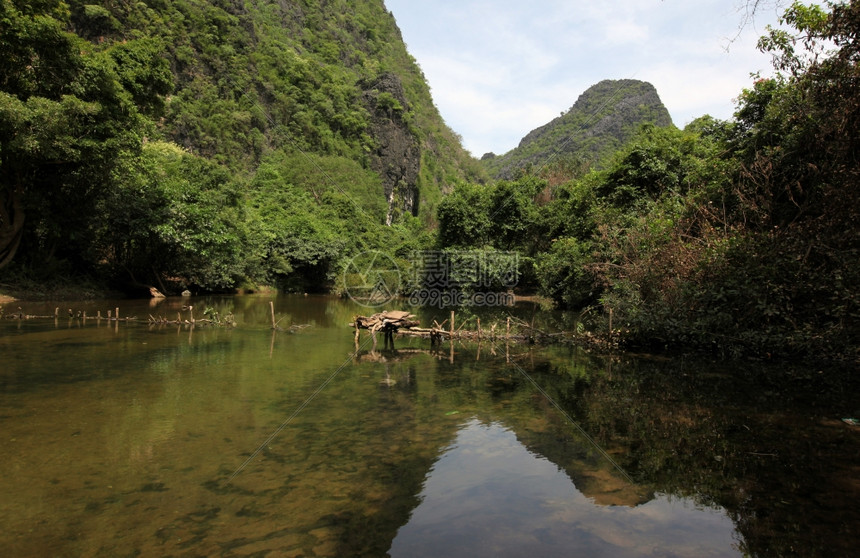 NamDon河或Don河靠近ThamPaFa的ThaFalang村12号公路景观位于Souteastasia的LaoKhammu图片