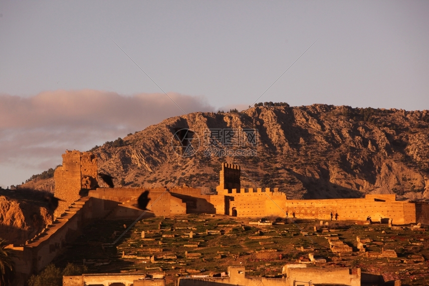 北非摩洛哥历史悠久的Fes镇古城墙图片