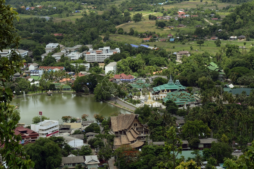 东南亚泰国北部MeeHongSon北道的地貌和MaeSon村图片