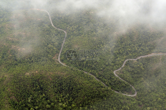 从梅洪孙到泰国北部东南亚的梅洪孙北道派的山路图片