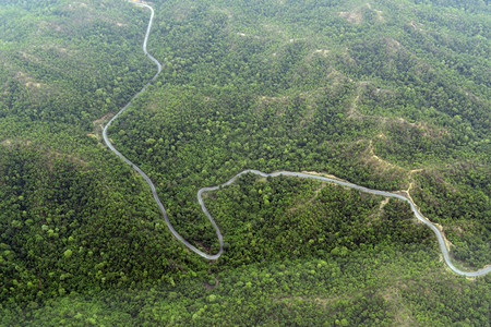 从梅洪孙到泰国北部东南亚的梅洪孙北道派的山路图片