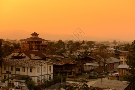 Nyaungshwe市位于缅甸东面的南部掸邦内莱湖图片