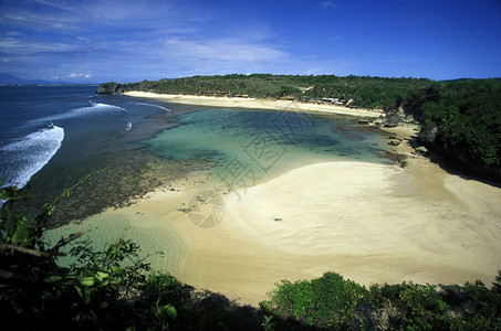 巴厘岛以南的天堂海滩位于东南部印度的地安群岛图片
