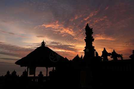 位于东南亚印度尼西亚巴厘岛南部的PuraTanahLot寺庙亚洲印尼巴厘岛普拉塔纳罗特神庙图片