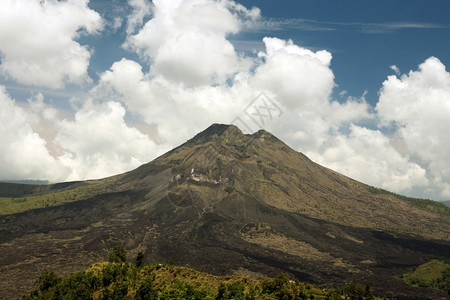 巴图尔湖的风景和巴图尔山在厘岛的图尔火山位于东南部的因多尼西亚图片