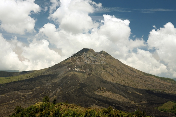 巴图尔湖的风景和巴图尔山在厘岛的图尔火山位于东南部的因多尼西亚图片