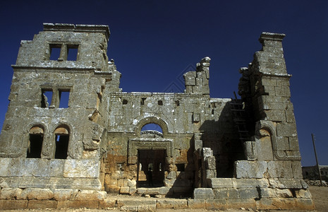 中东部阿勒颇市附近的BasilicaQalbLozeh的废墟图片