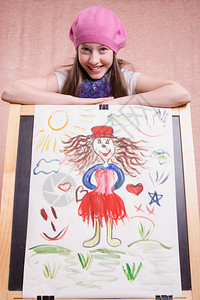 12岁女孩画了一张短裙的图画图片