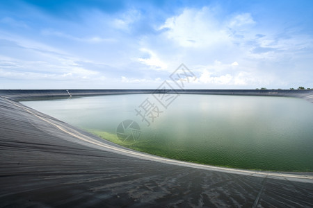 LamTakong水库含塑料衬里的水库泰国NakhonRatchasima图片