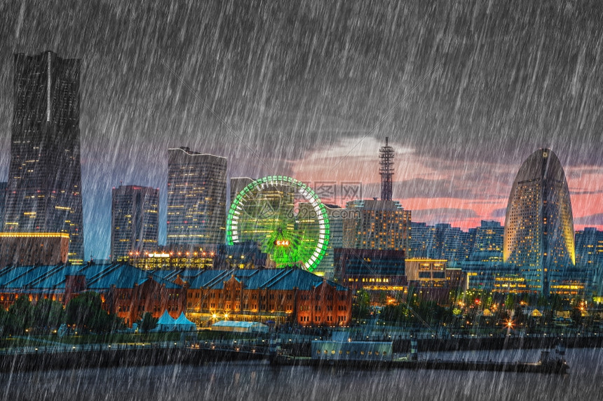 日本横滨市minatomirai降下雨水