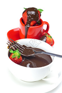 草莓蘸巧克力酱新口味食品图片