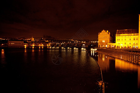 布拉格的夜景图片