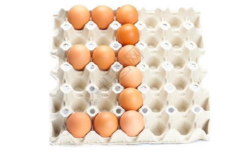 以白色为孤立的3个鸡蛋高清图片