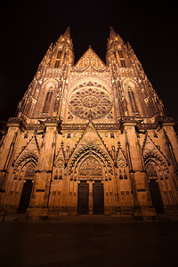 布拉格圣维图大教堂美丽的夜景背景图片