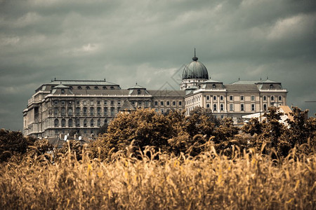 匈牙利布达佩斯城堡恐怖色彩图片