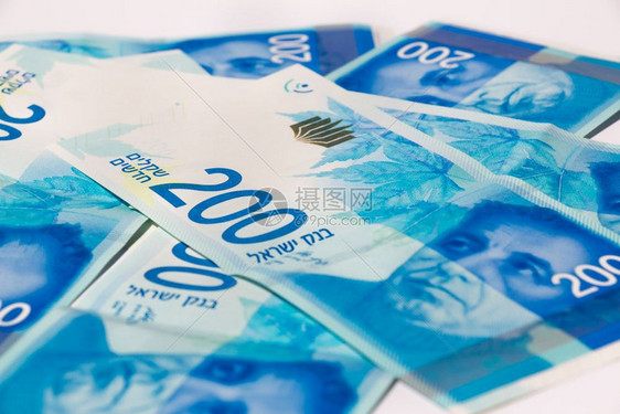 堆积着20谢克尔的以色列钞票图片
