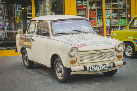德国柏林街头的古董车图片