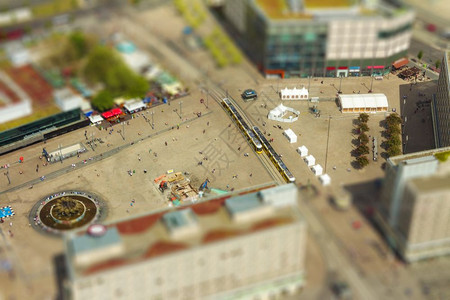 柏林亚历山大广场公共的空中景象具有倾斜式效应图片