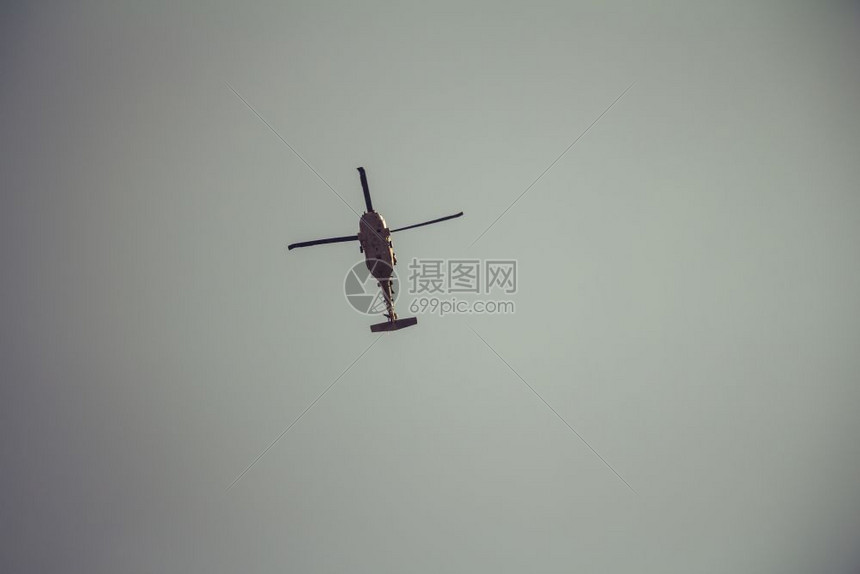 以色列军用UH60黑鹰直升机图片
