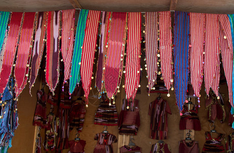 带刺绣的土耳其妇女传统围巾图片