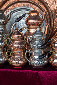 土耳其茶壶以传统风格金属制成的土耳其茶壶背景图片