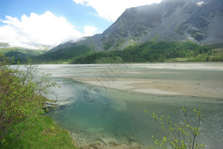 山地峰峡谷坡上的石块高地山坡上的石块图片