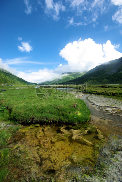 山地峰峡谷坡上的石块高地山坡上的石块图片