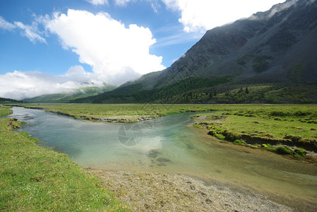 山地峰峡谷坡上的石块高地山坡上的石块图片