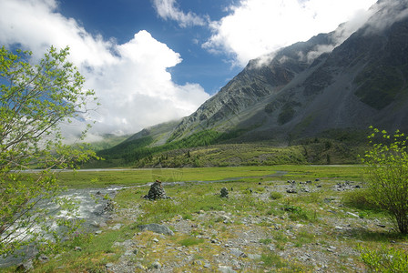 河北野云坡山地峰峡谷坡上的石块高地山坡上的石块背景