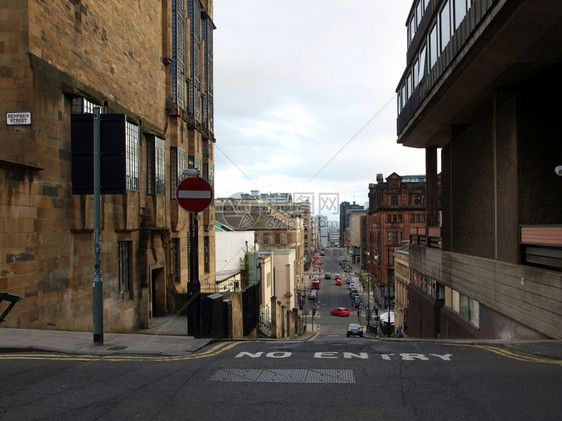 格拉斯哥市中心山丘典型的陡峭街道图片