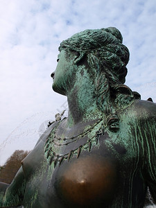 在德国柏林亚历山大广场的NeptunbrunnenNeptune喷泉图片