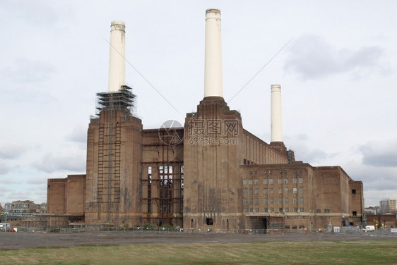 伦敦巴特海发电站一座里程碑式废弃工厂图片