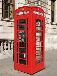 伦敦电话箱英国伦敦传统的红色电话箱图片