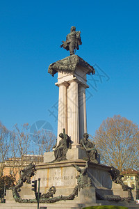 维托里奥伊曼努埃尔二世雕像意大利都灵国王维托里奥伊曼努埃勒二世纪念碑图片