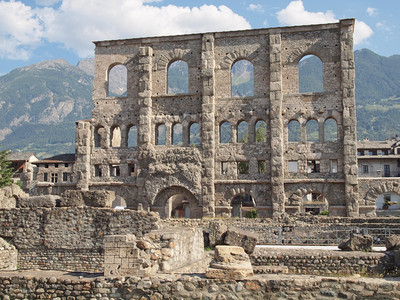 罗马剧院Aosta意大利奥斯特罗马剧院的废墟图片