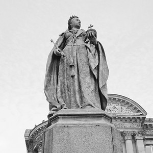 维多利亚王后雕像英国伯明翰的维多利亚王后雕像图片