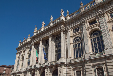 都灵中央宫殿意大利都灵卡斯特罗广场的马达玛宫皇宫背景图片