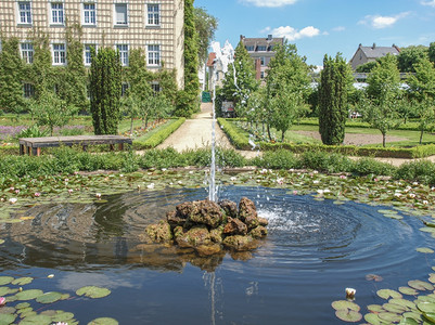 达姆施塔特的乔治王子花园德国达姆施塔特格奥尔格花园小学背景图片