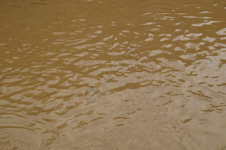 洪水后的泥池图片素材