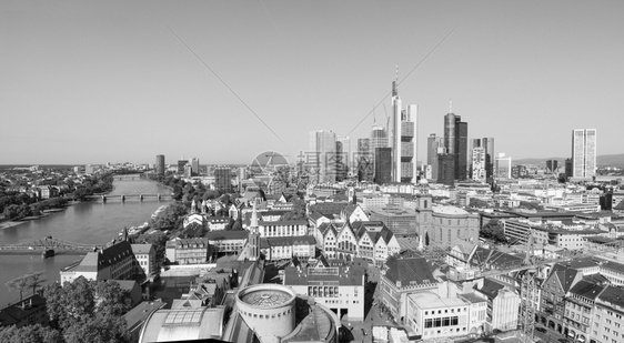 2013年6月日欧洲最大的商业区城市中心的空观察黑白图片