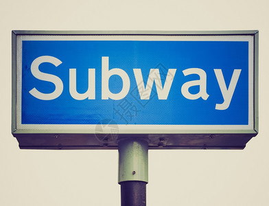 地铁下隧道交通标志隔着白色背景图片